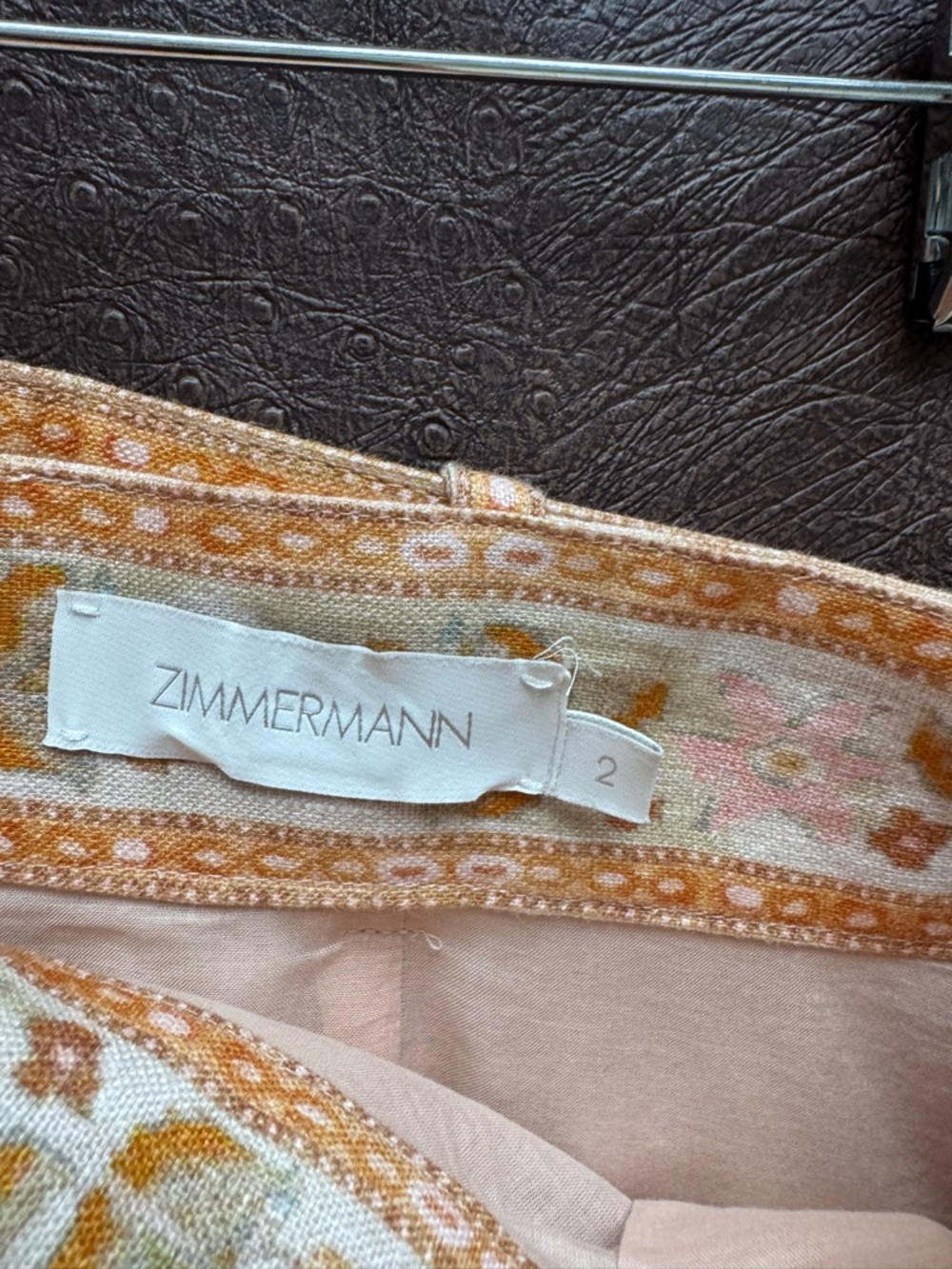 Zimmerman Sz 2 coral/pink Paisley Linen Pintuck Shorts with 2 Belts - Picture 4 of 4